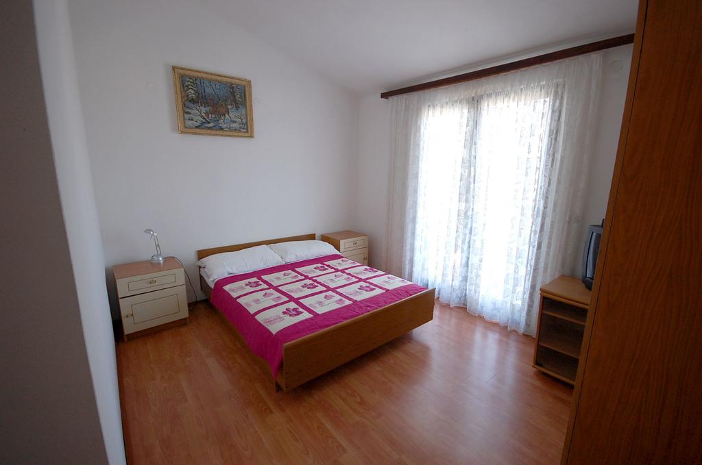 Apartments Dida By El-Pi Tours Njivice Rom bilde