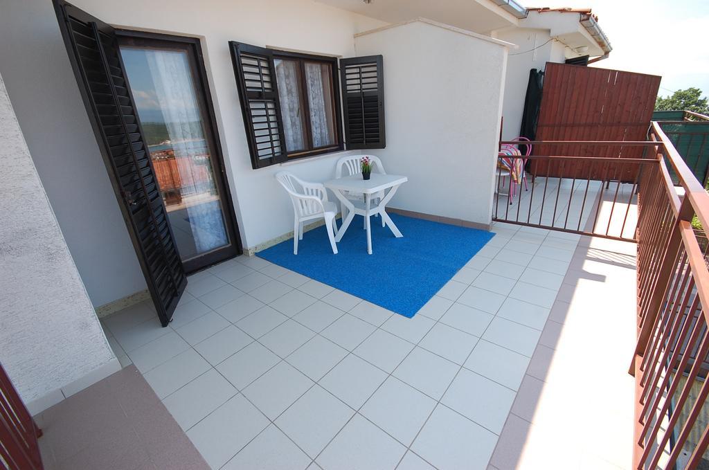 Apartments Dida By El-Pi Tours Njivice Rom bilde