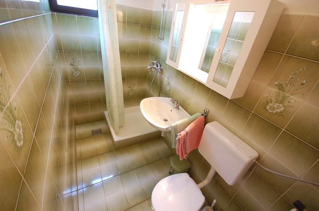 Apartments Dida By El-Pi Tours Njivice Rom bilde