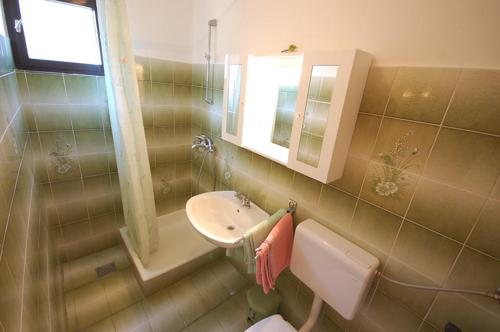 Apartments Dida By El-Pi Tours Njivice Rom bilde