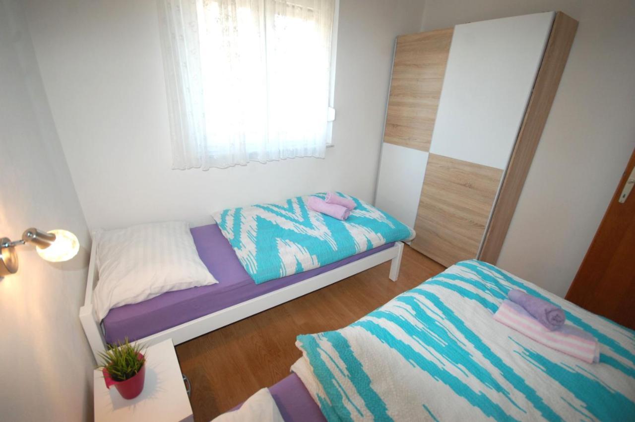 Apartments Dida By El-Pi Tours Njivice Eksteriør bilde