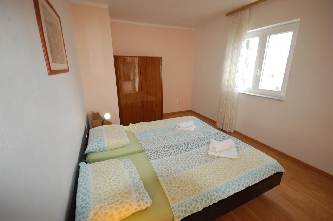 Apartments Dida By El-Pi Tours Njivice Eksteriør bilde